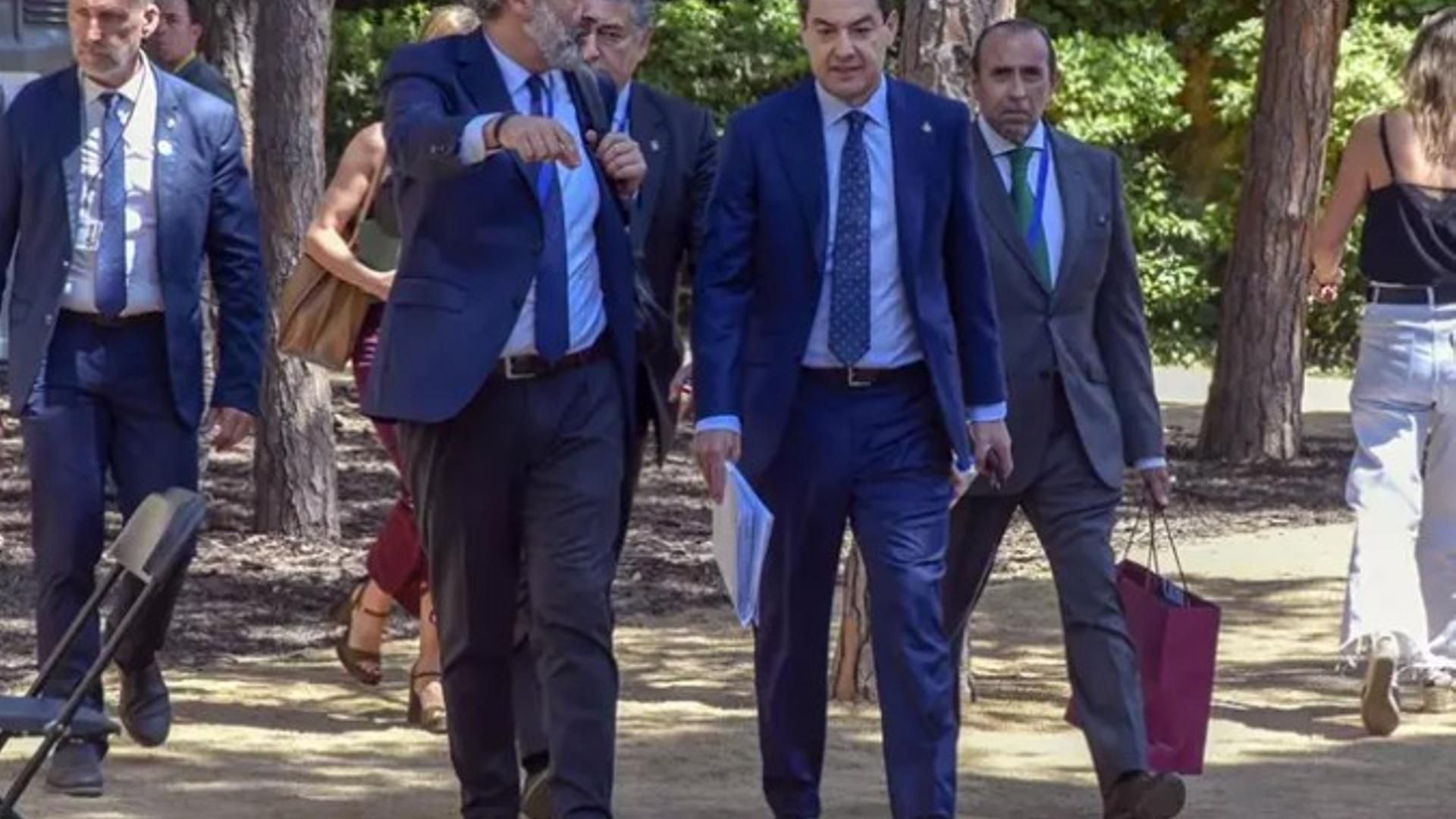 Puente llama "falangista" a Moreno tras augurar que Sánchez convocará elecciones "a palos"