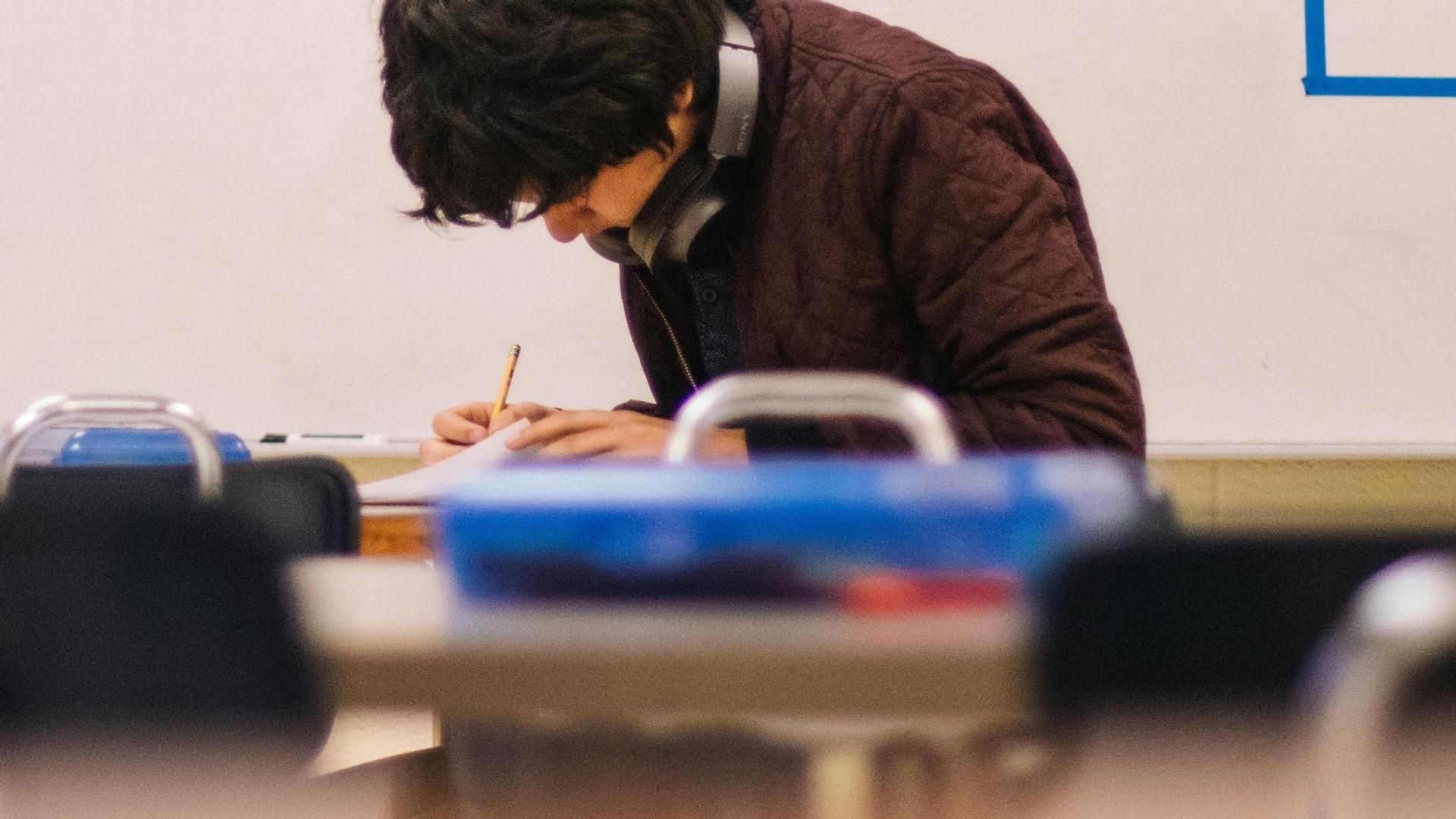 Un adolescente de Valencia, agredido sexualmente por un grupo de alumnos de 2º de la ESO: "Que sufra, quiero ver cómo sufre"