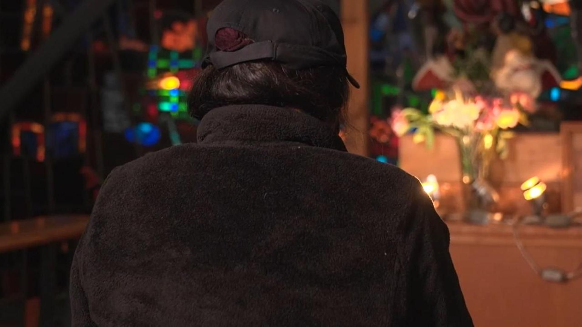 Una mujer salvadoreña se refugia de las deportaciones en EEUU