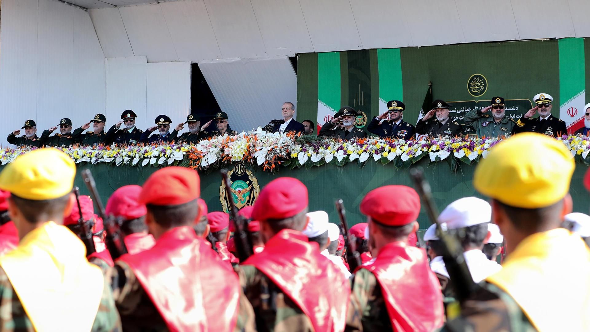 Imagen de archivo de un desfile militar en Irán
