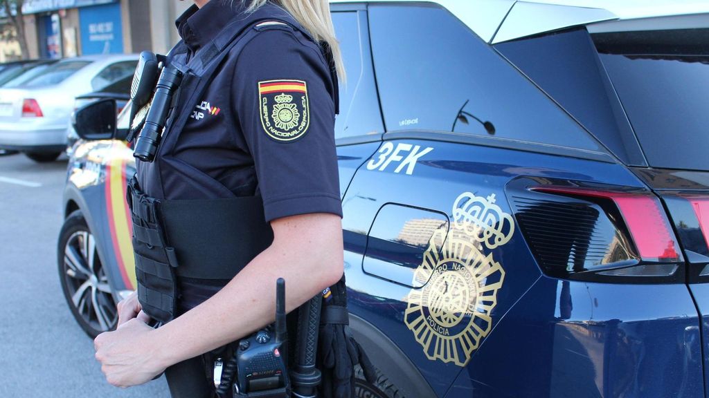 Imagen de archivo de una agente de la Policía Nacional