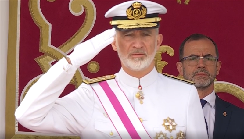 Las imágenes del desfile por el Día de las Fuerzas Armadas en Santa Cruz de Tenerife