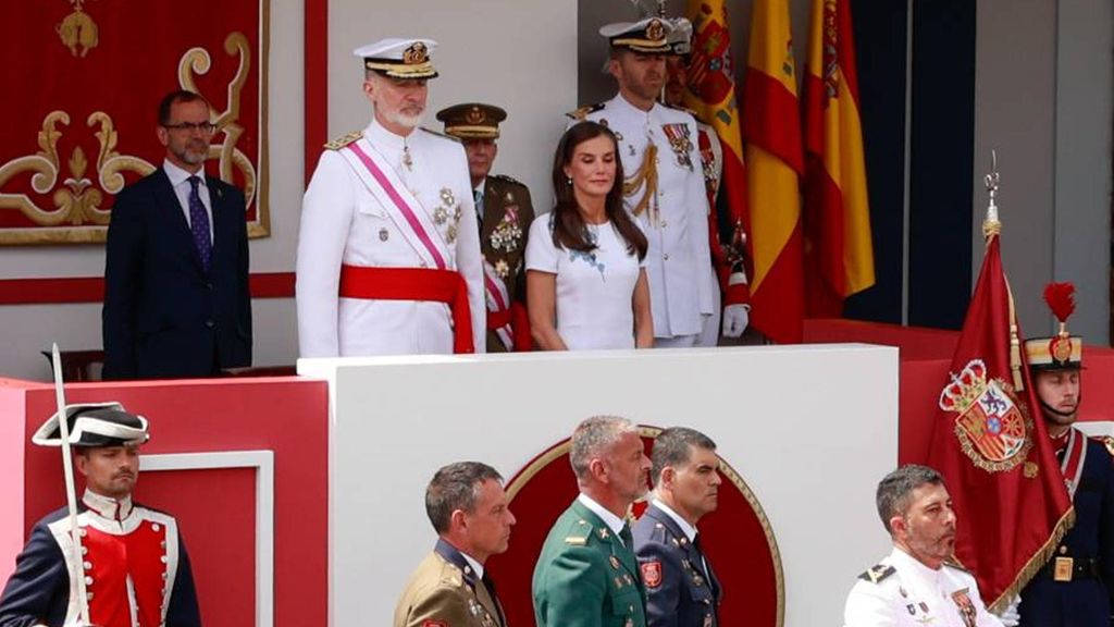 Los reyes Felipe VI y Letizia presiden el desfile de las Fuerzas Armadas en Santa Cruz de Tenerife