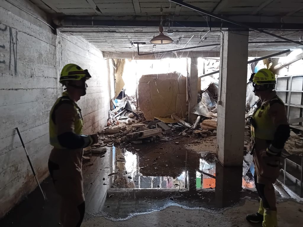 Once familias desalojadas tras desprenderse una terraza de un edificio de Zaragoza