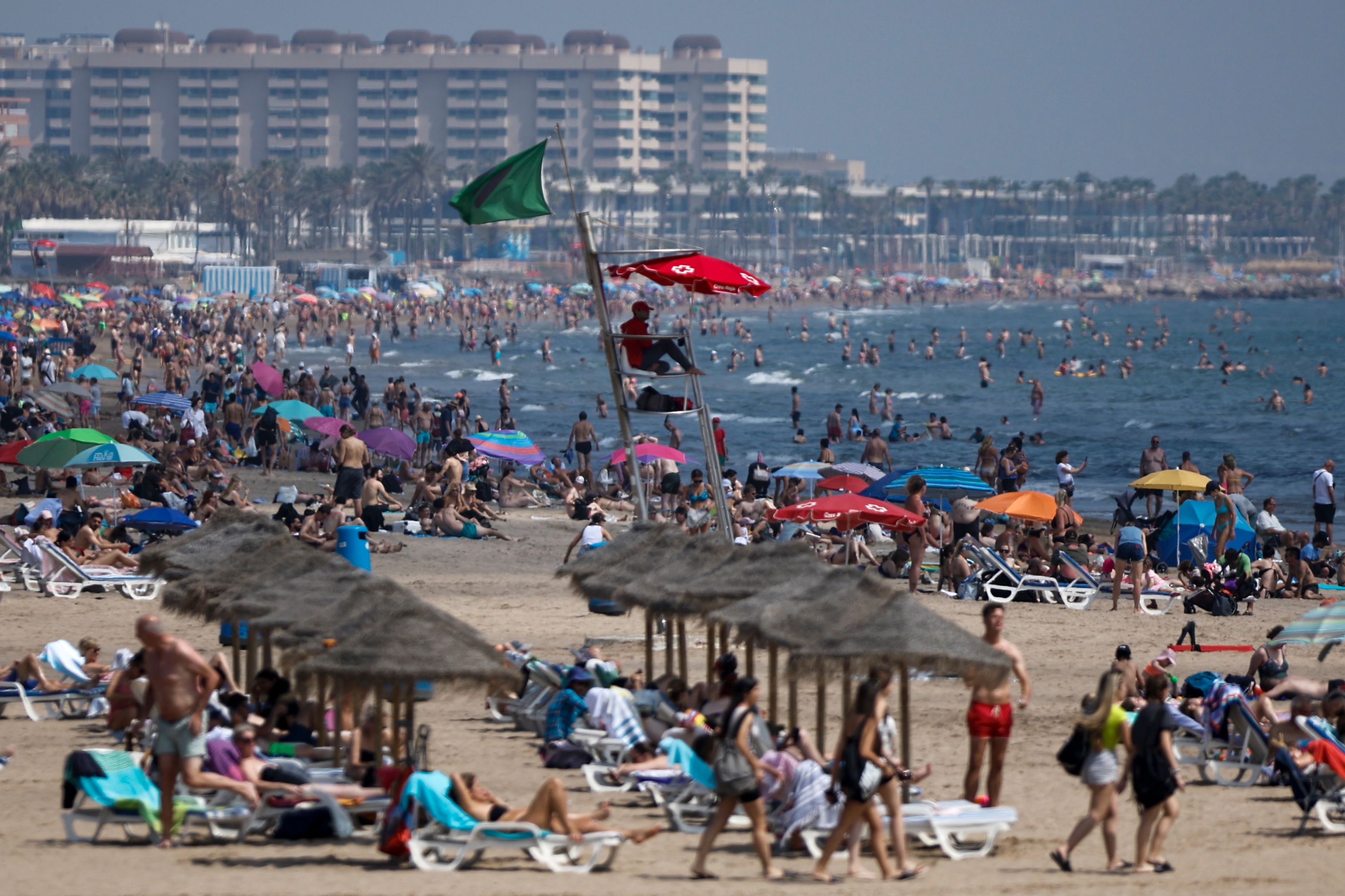 Recomendaciones ante las altas temperaturas: cómo entender el sistema de alertas y lo que significa