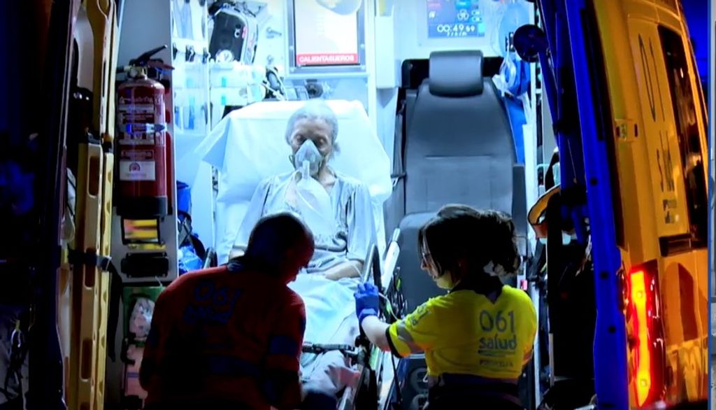 Reciben el alta nueve de los 22 heridos en el incendio de una residencia en Zaragoza: una mujer de 70 años, en la UCI