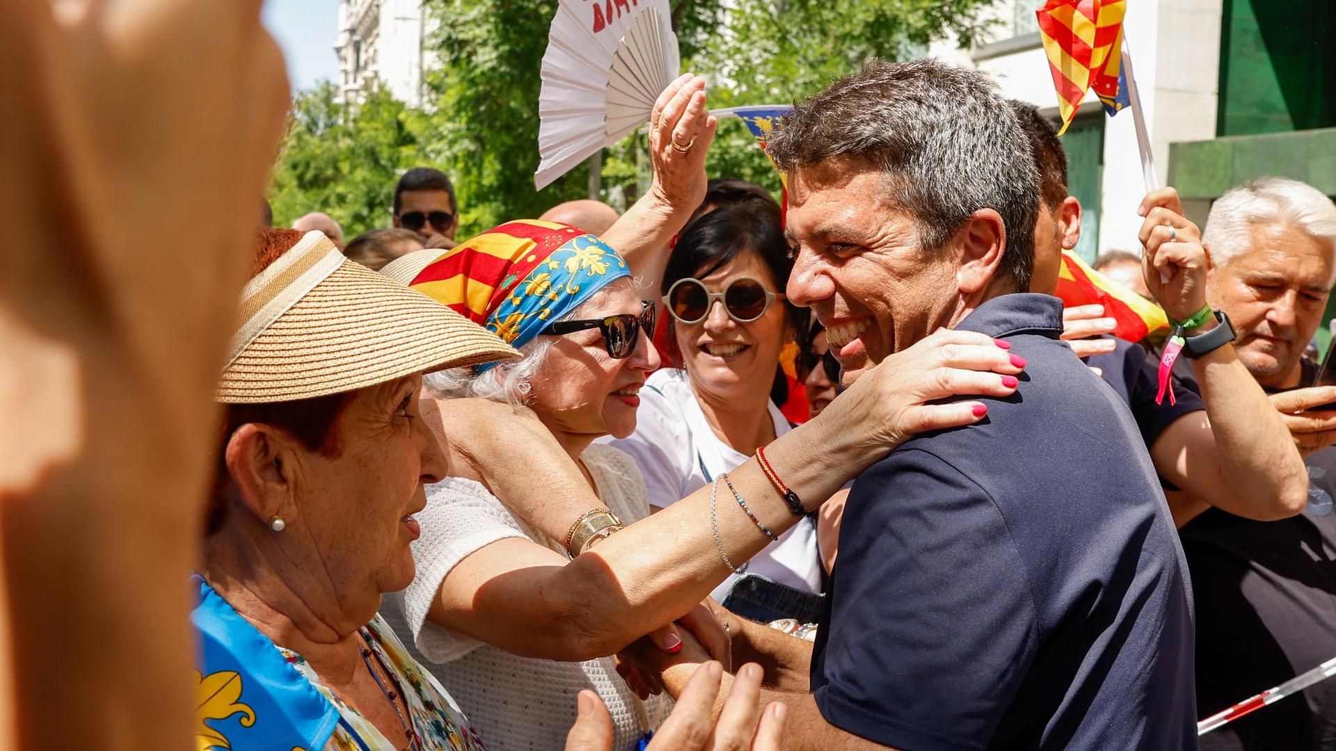 Carlos Mazón denuncia que el Gobierno "ha dejado de defender los intereses de los valencianos y de los españoles"