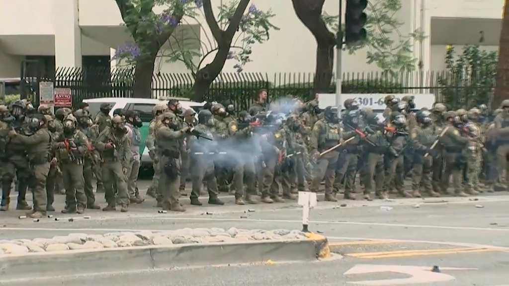 EEUU desplegará 2.000 agentes de la Guardia Nacional para sofocar las protestas en la ciudad de Los Ángeles