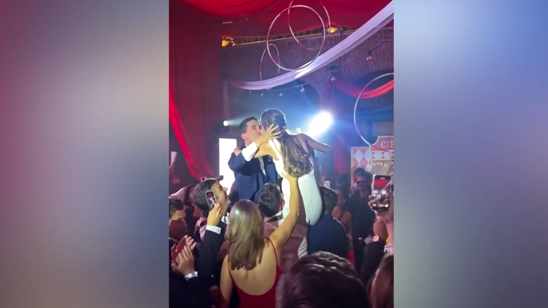 Las imágenes del interior de la boda de Jaime Lorente y Marta Goenaga: bailes, espectáculos y mucho amor Socialité 2025 Top Vídeos 538