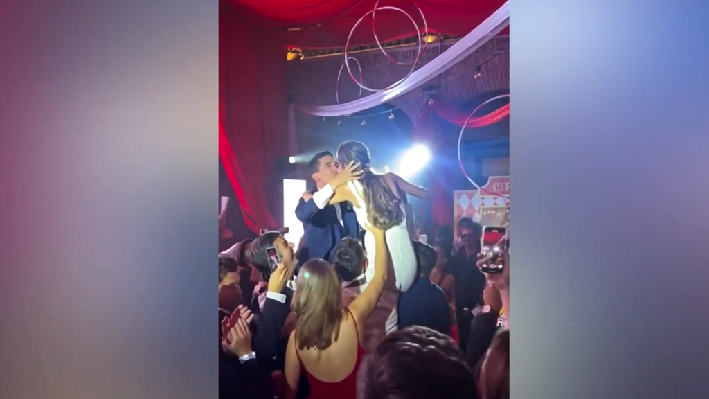 Las imágenes del interior de la boda de Jaime Lorente y Marta Goenaga: bailes, espectáculos y mucho amor Socialité 2025 Top Vídeos 538