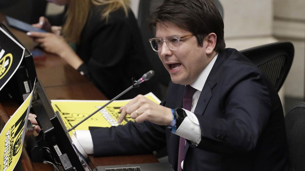 Disparan contra el aspirante presidencial colombiano Miguel Uribe en un mitin en Bogotá: se encuentra en estado crítico