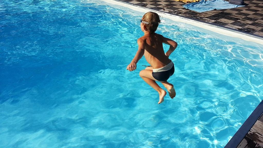 Muchos niños podrían morir este verano como "ahogados invisibles": la vigilancia podría ahorrar 9 de cada 10 muertes