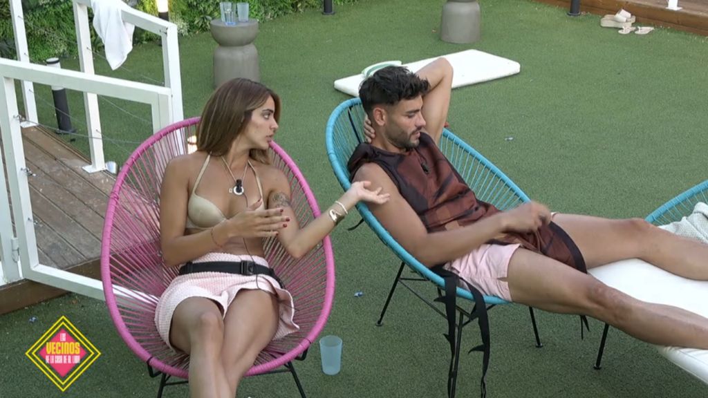 Sthefany y Gerard critican a Mayeli por no compartir comida: "Es mala persona" Los vecinos de la casa de al lado Temporada 2 Top Vídeos 1703