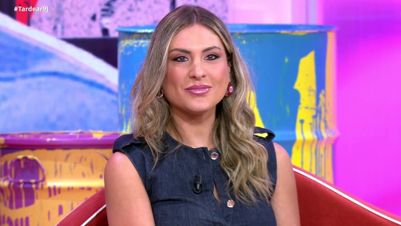 La reportera de 'Tardear' con la que Carlo Costanzia tuvo un encontronazo: "Podía hacer mi trabajo"