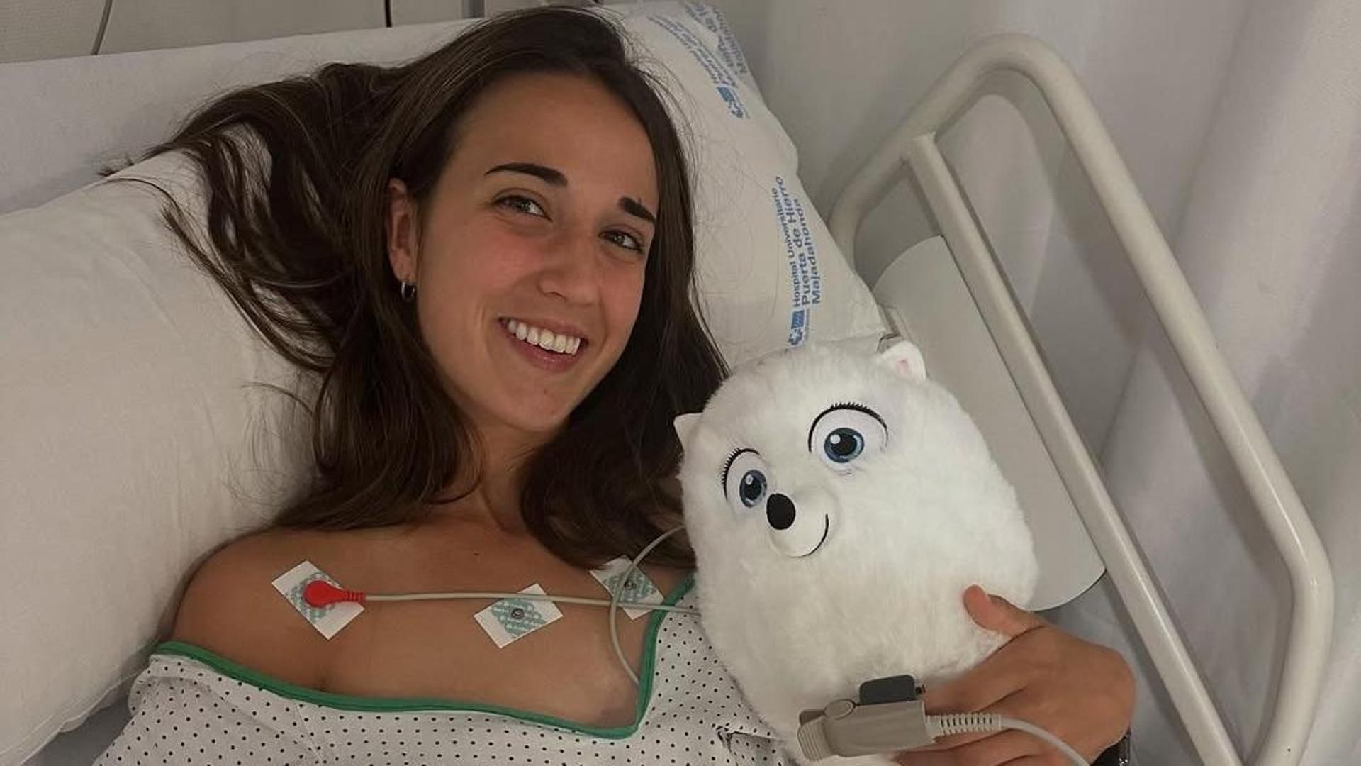 Carmen Castillón, jugadora de pádel profesional, hospitalizada tras encontrarle “trombos en los pulmones”: “Mi cuerpo me ha paralizado” Carmen Castillón, jugadora de pádel profesional, hospitalizada tras encontrarle “trombos en los pulmones”: “Mi cuerpo me ha paralizado”