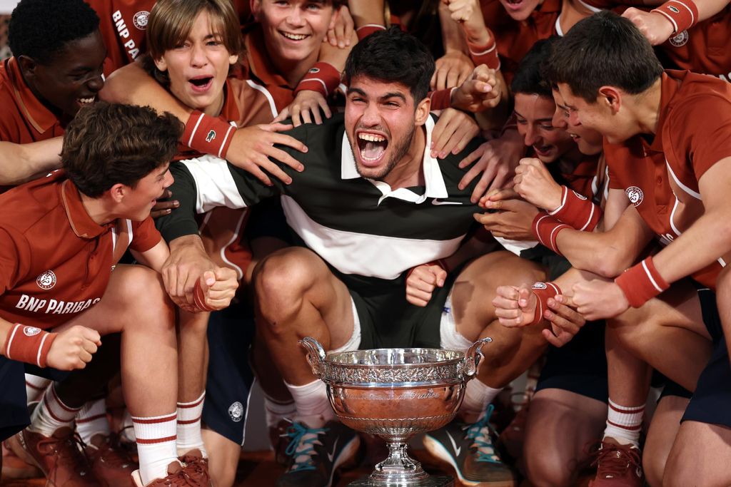 Euforia tras la victoria de Carlos Alcaraz en El Palmar: así se vivió el Ronald Garros desde su pueblo