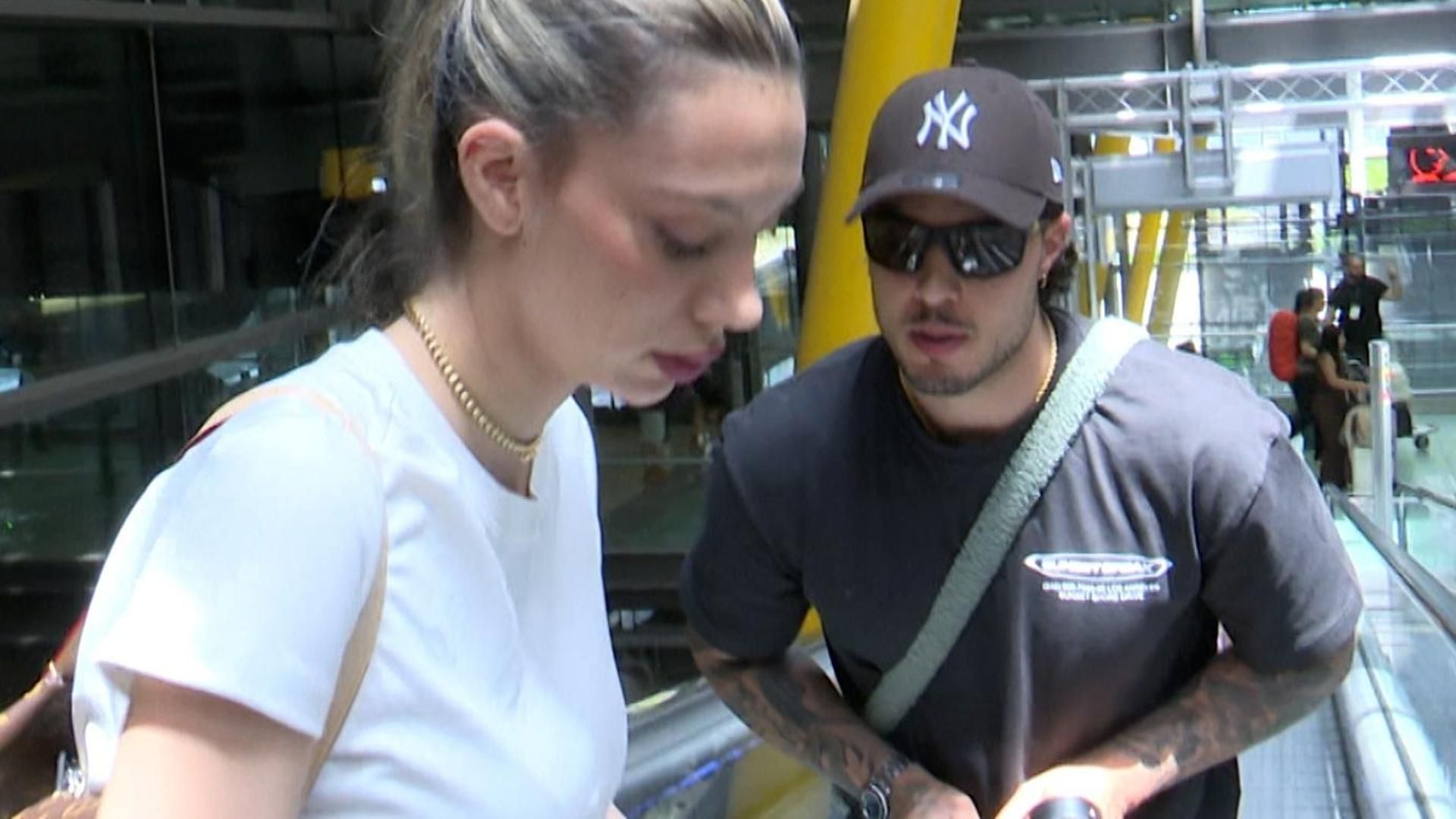 Alejandra Rubio y Carlo Costanzia, a su llegada a Madrid