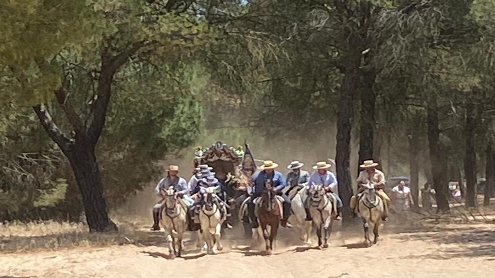 Romeros a caballo por los Caminos del Rocío
