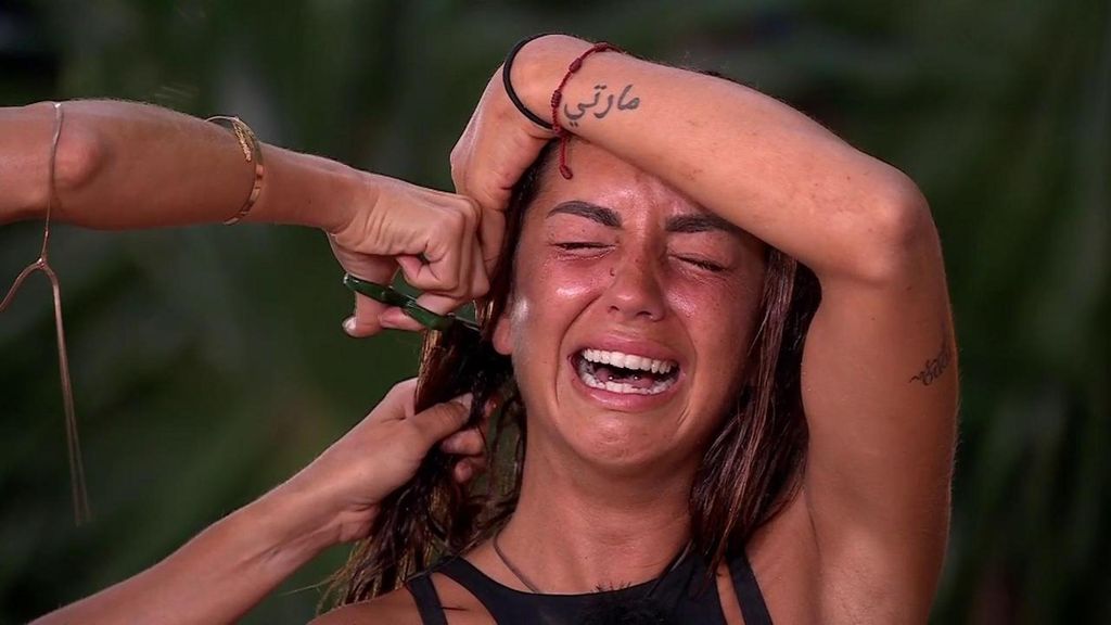 El brutal cambio de 'look' de Anita tras cortarse el pelo entre gritos y llantos: "Lo hago por mi hijo"