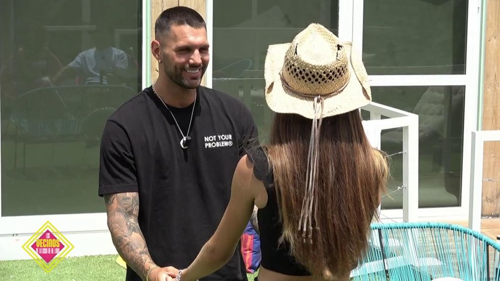 Maica y Barranco, cara a cara, se sinceran sobre sus sentimientos: “Una parte de mi corazón te pertenece” Los vecinos de la casa de al lado Temporada 2 Top Vídeos 1730