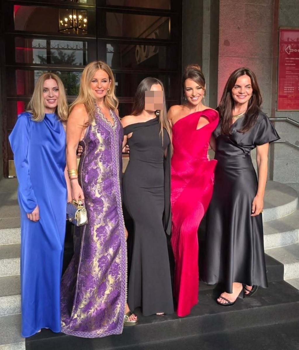 Daniela Bustamente, con Paula Echevarría y otras invitadas