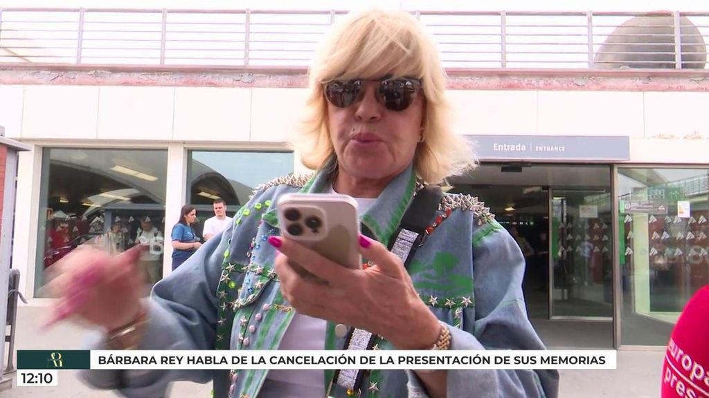 Las primeras palabras de Bárbara Rey tras la presentación de sus memorias con un mensaje al emérito