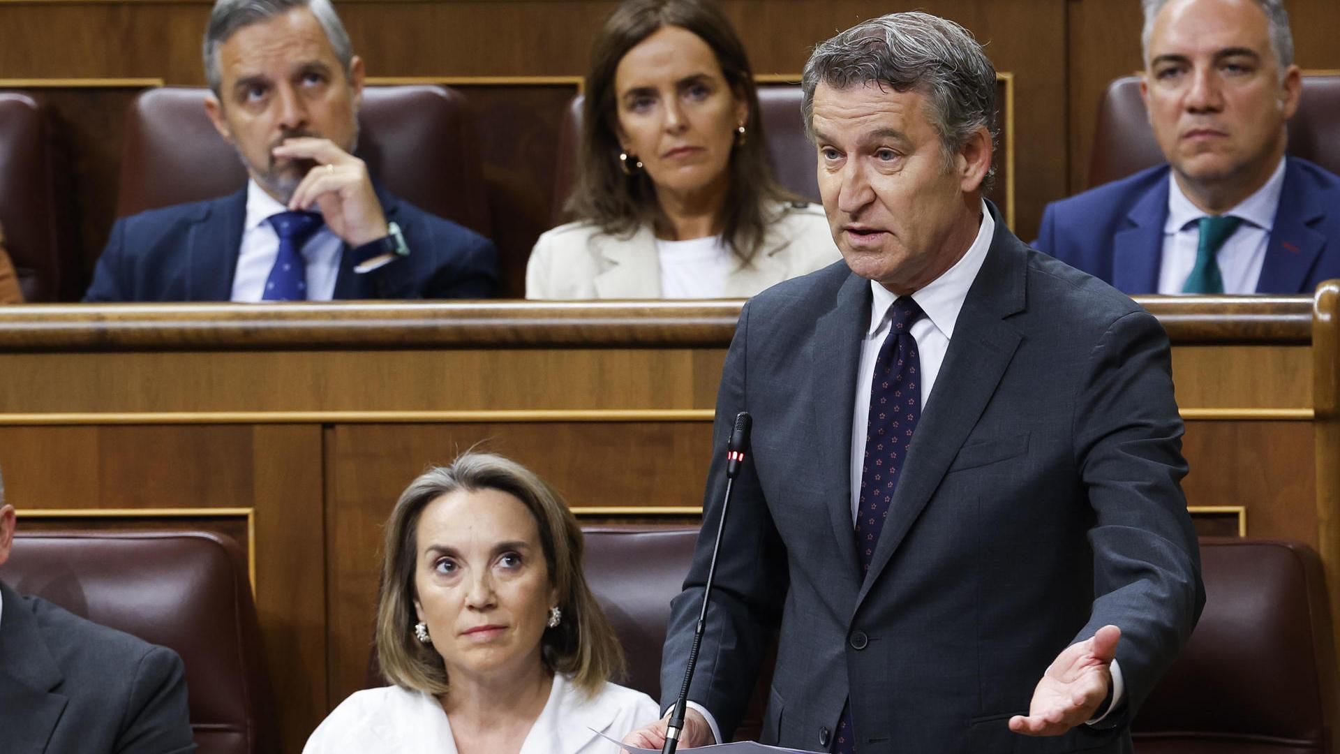 Los ataques entre Sánchez y Feijóo en su último enfrentamiento: "¿Va a cesar al fiscal general del Estado?"