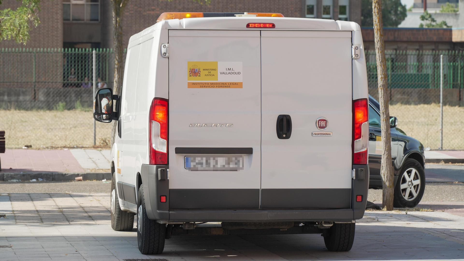 Vehículo de los servicios forenses de Valladolid en una imagen de archivo