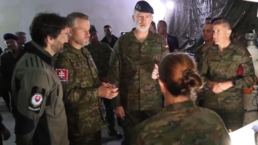 El Rey visita en Eslovaquia a la Brigada Multinacional de la OTAN liderada por España