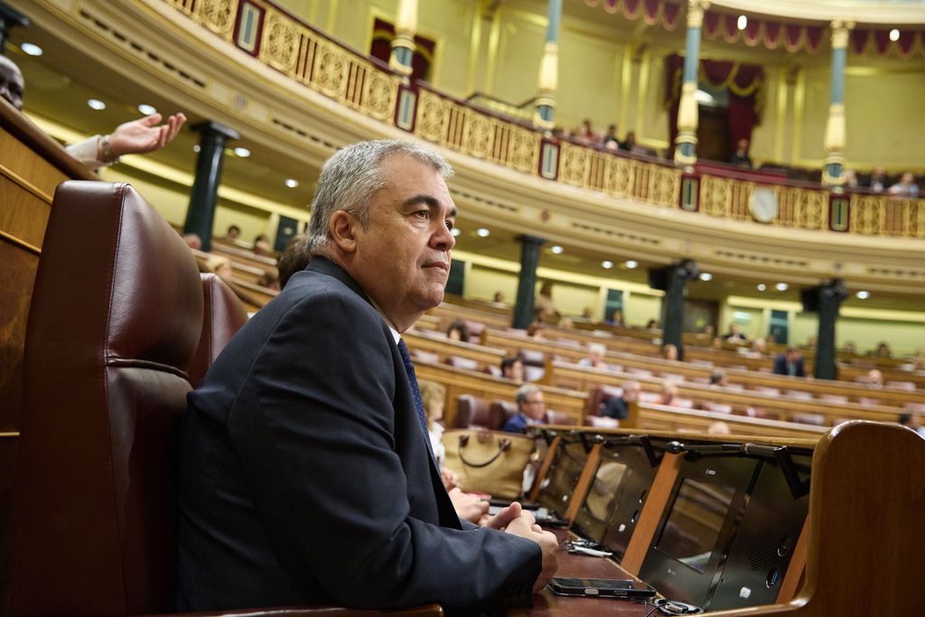 El mensaje de Koldo García a Santos Cerdán para que buscase trabajo a otra mujer en una empresa pública