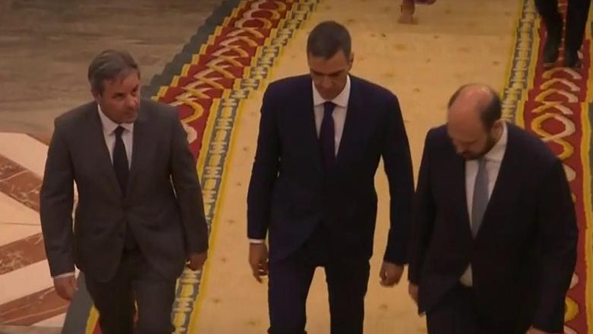 El serio gesto de Pedro Sánchez a su llegada al Palacio Real por el 40 aniversario de la adhesión a la UE