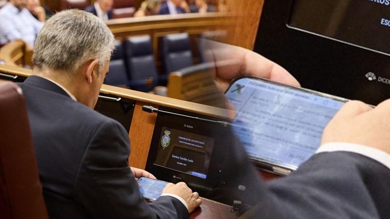 Santos Cerdán leyó el informe de la UCO desde el móvil en el Congreso