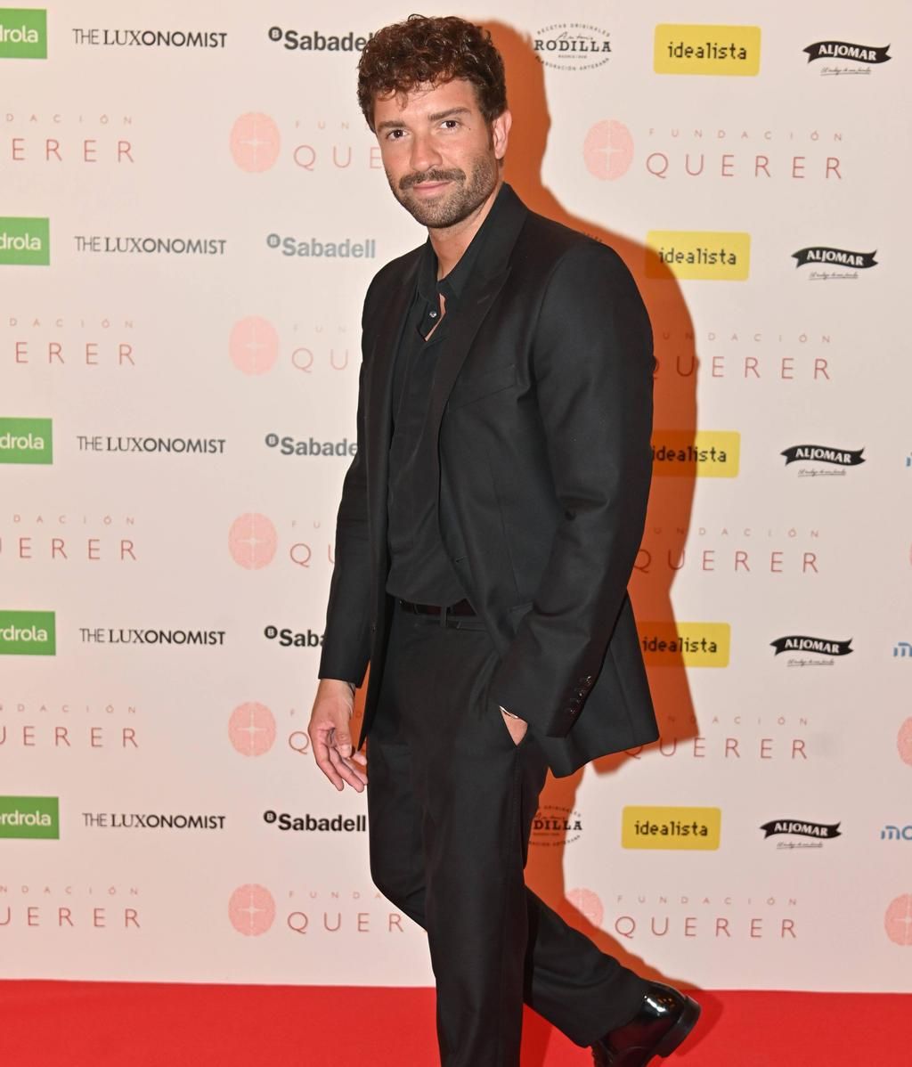 Pablo Alborán en la alfombra roja de la Fundación Querer