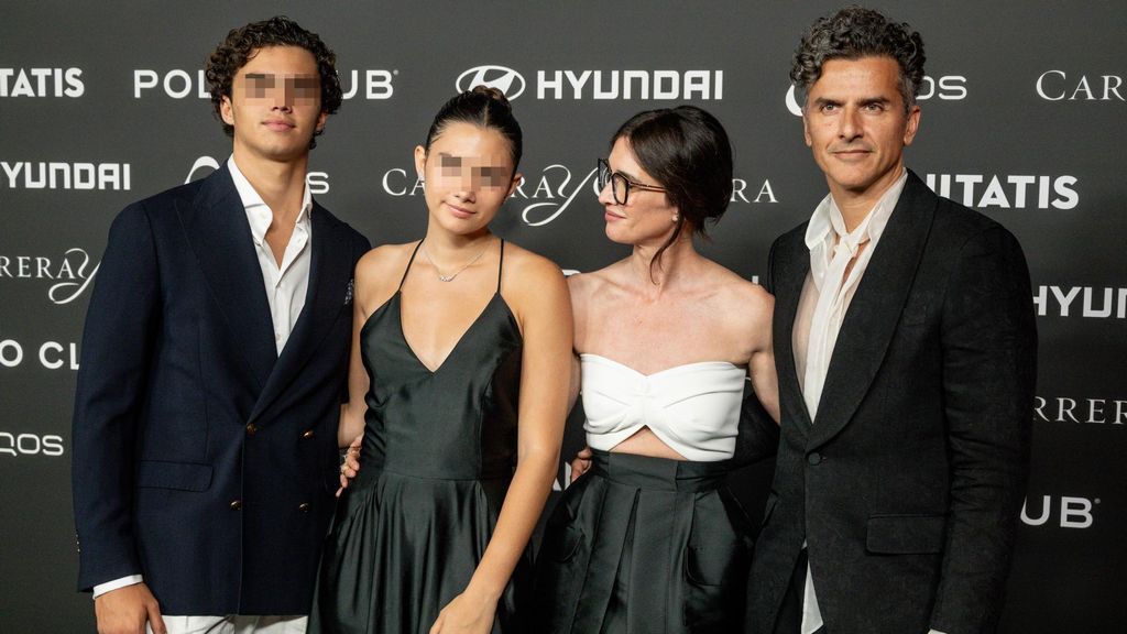 Paz Vega, Orson Salazar y dos de sus tres hijos
