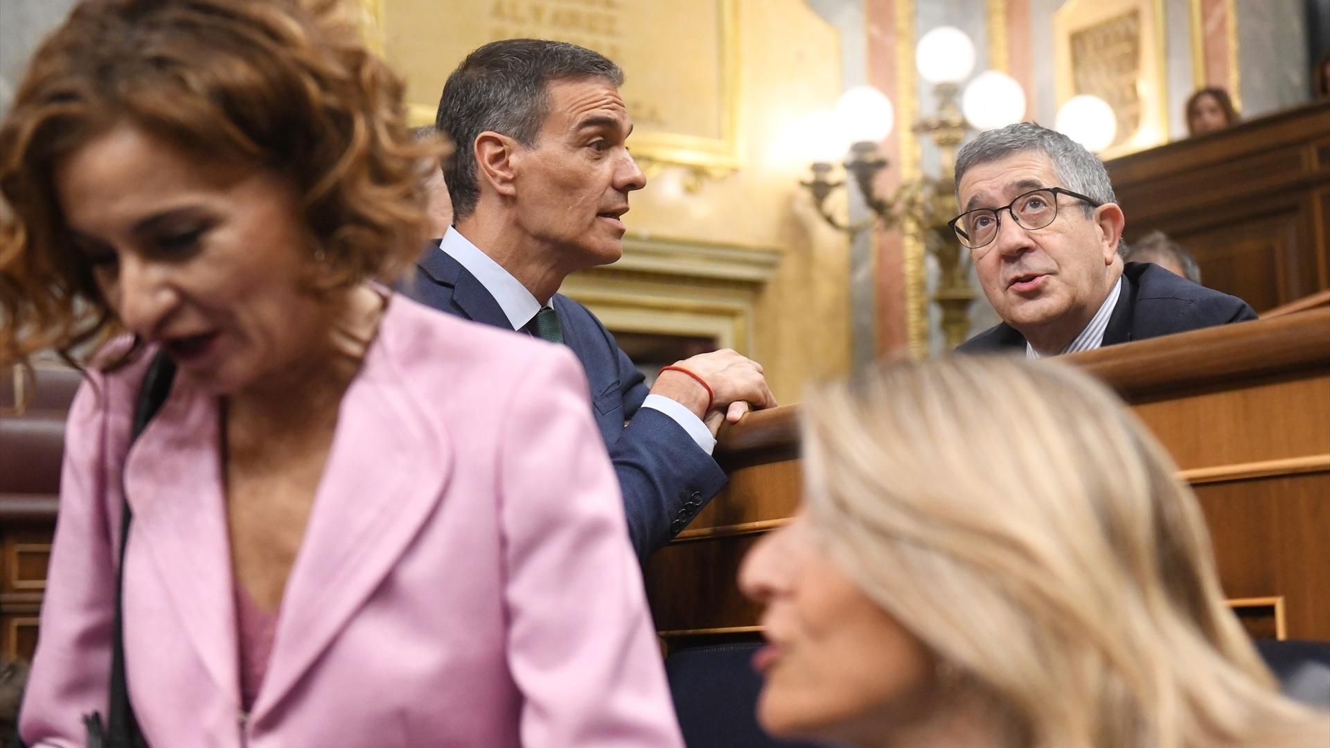 Sánchez no quiso apoyar a Cerdán ante Feijóo en el Pleno del Congreso para no caer en la "trampa" del PP