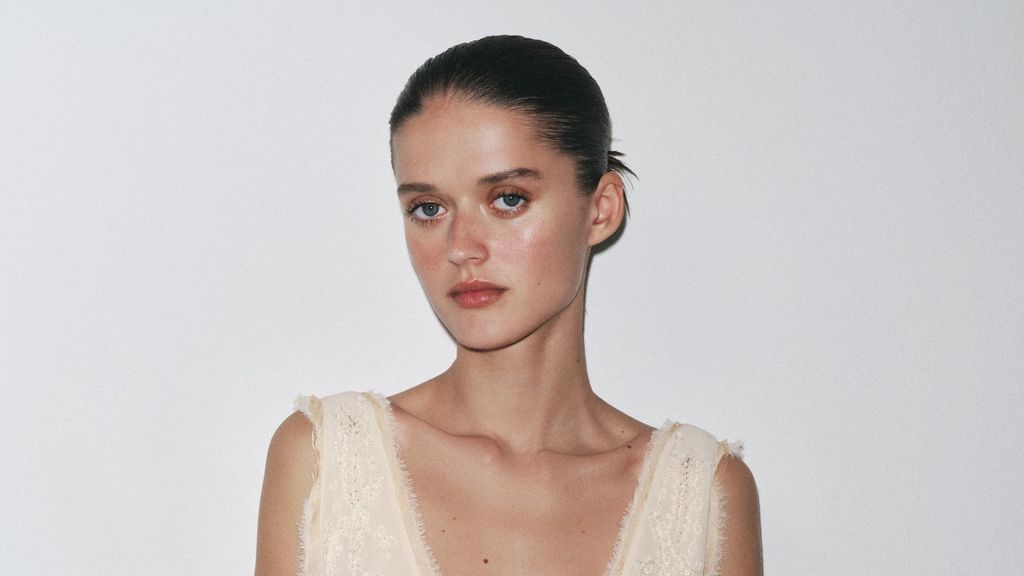 Vestido Zara con bordados y encaje