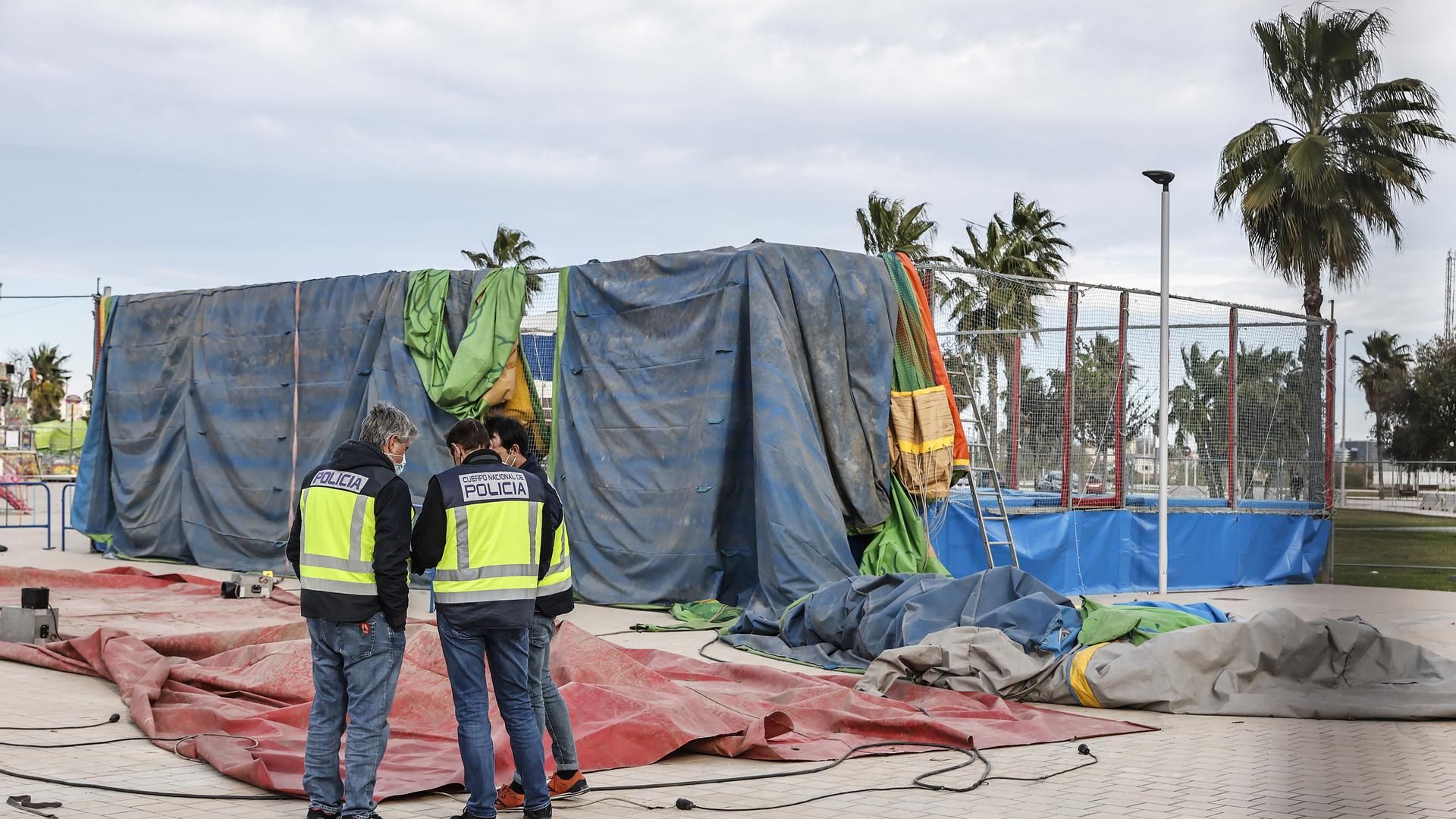 El castillo hinchable en el que murieron dos niñas en Mislata: una feria ilegal en terreno privado