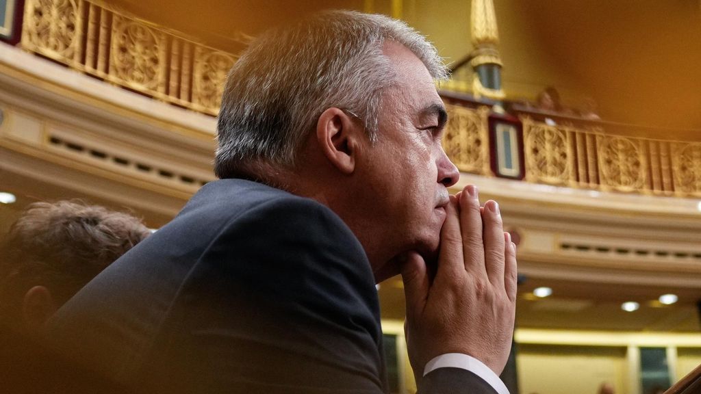 La dimisión de Santos Cerdán, las explicaciones de Pedro Sánchez y las reacciones del Gobierno, el PSOE y la oposición