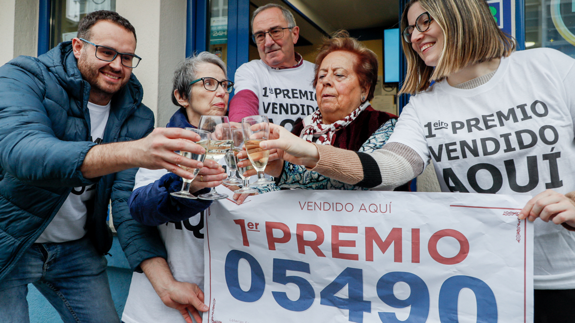Celebrando el Gordo de la Lotería de Navidad 2022