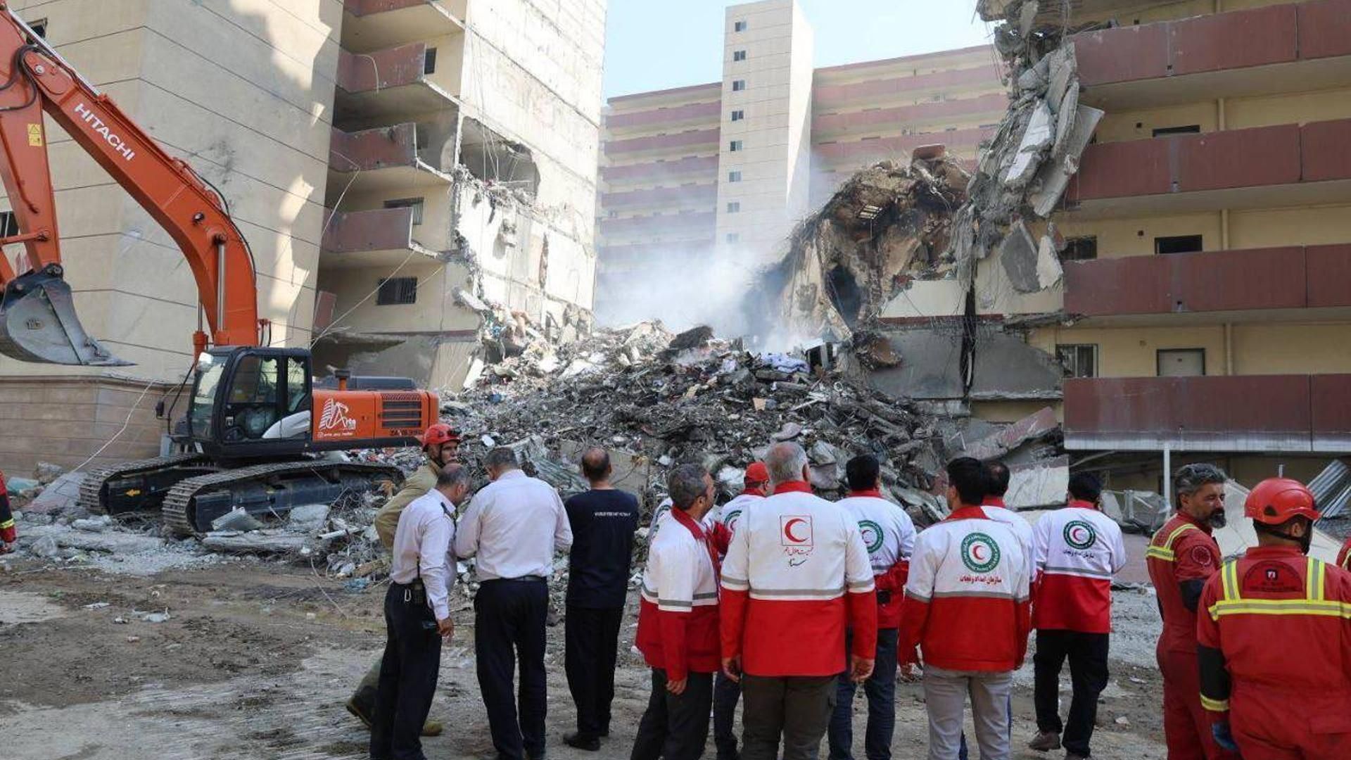 La televisión estatal iraní informa de 60 muertos, entre ellos 20 niños, en uno de los ataques israelíes a Teherán