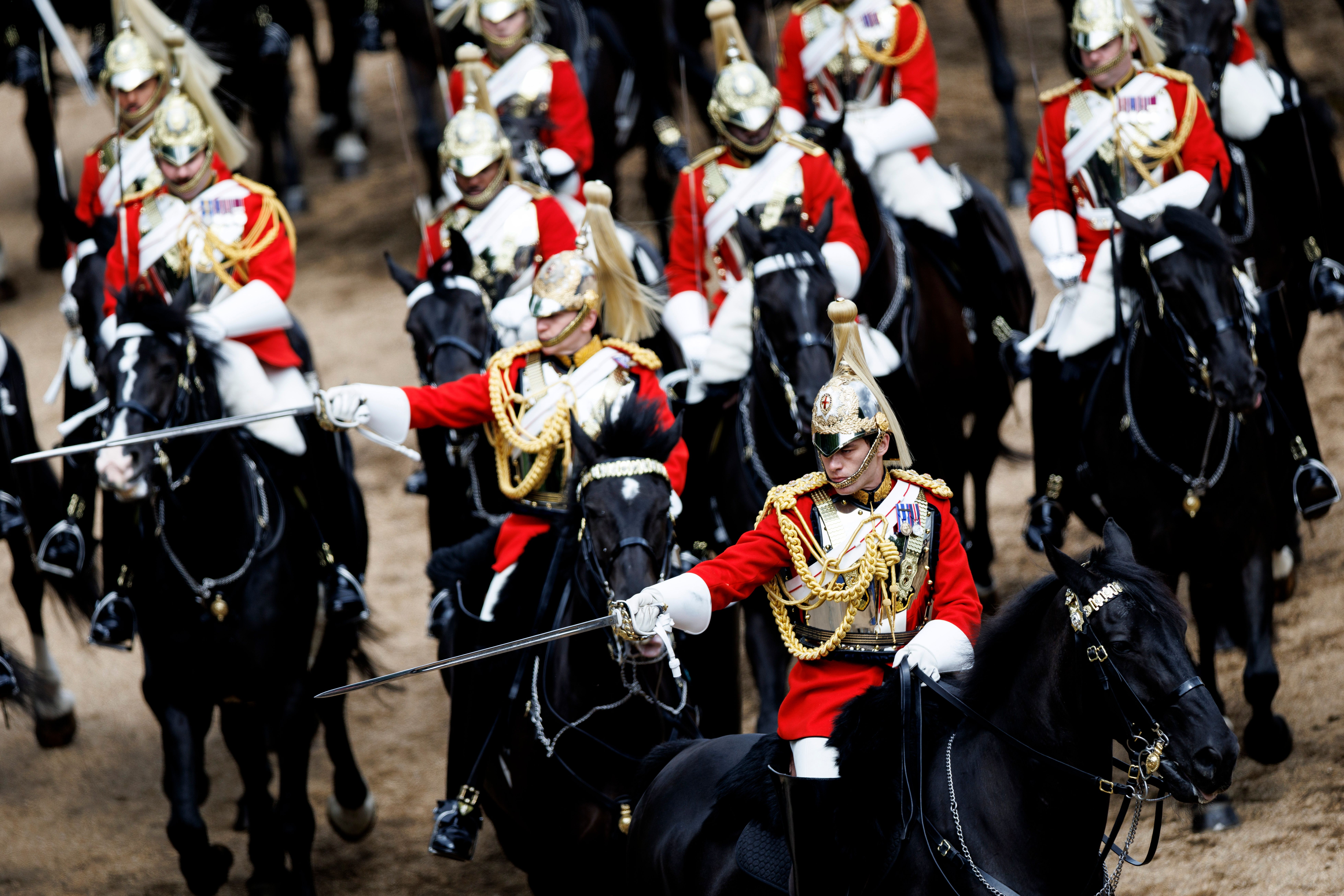 Reino Unido celebra su colorido ‘Trooping the Colour’ por el cumpleaños del rey Carlos III