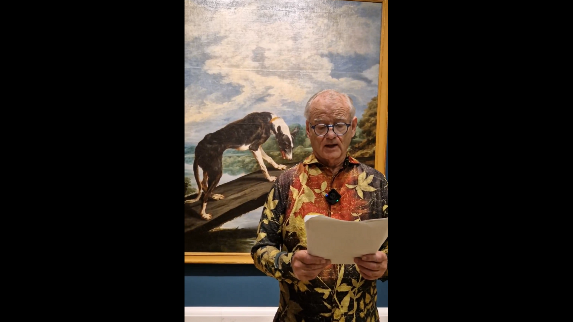 Bill Murray interpreta en el Prado un texto frente a la obra 'Fábula del perro y la presa', de Paul de Vos