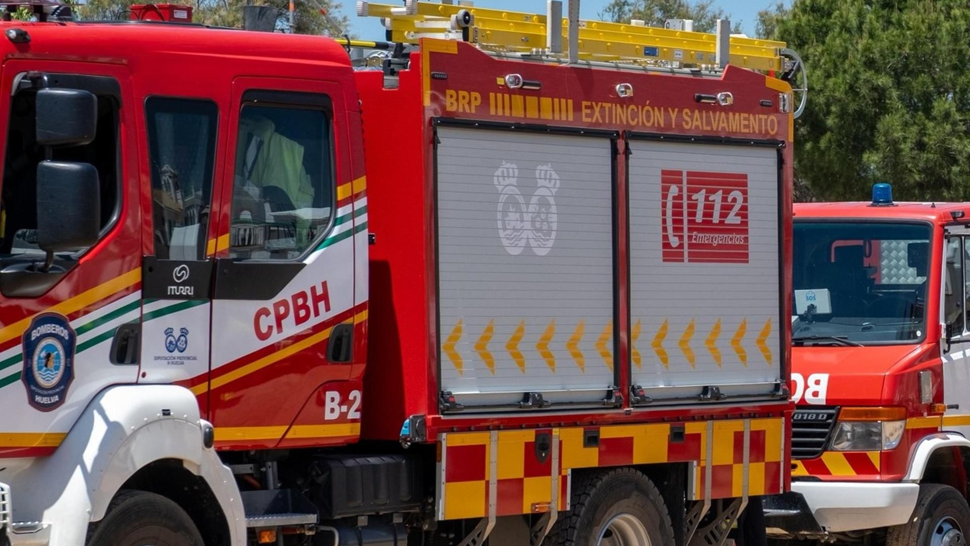 Camiones de bomberos en Huelva