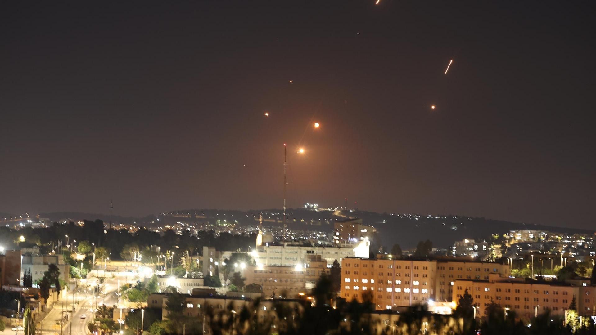 Irán responde con un centenar de misiles a Israel tras el bombardeo a sus instalaciones nucleares