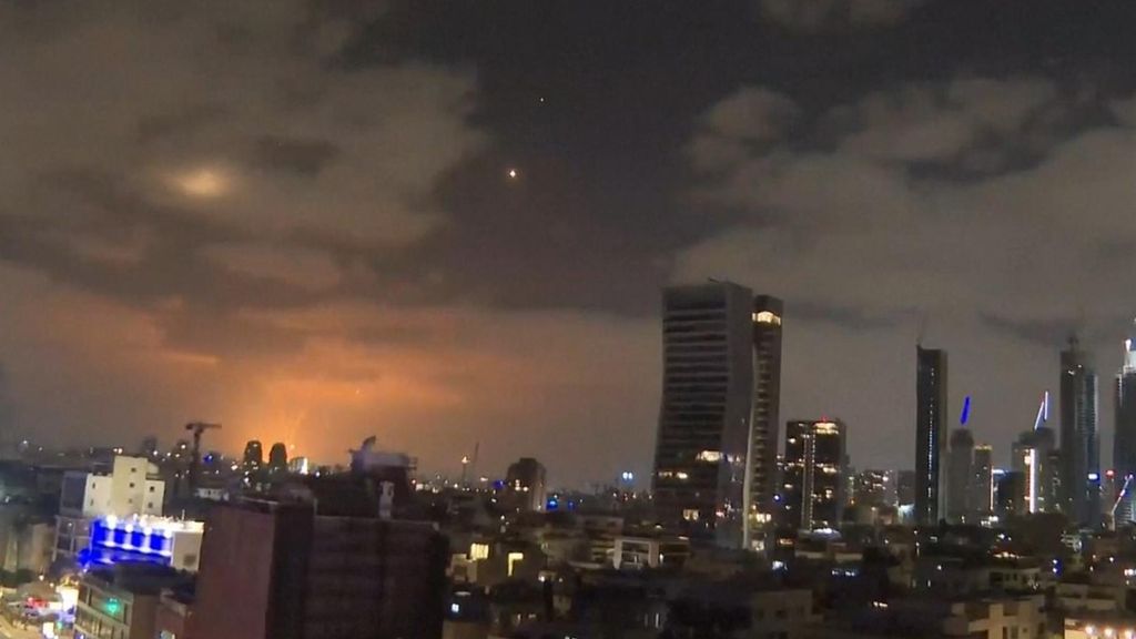 El escudo de hierro de Israel sufre el embate de los misiles iraníes que golpean Tel Aviv y Haifa