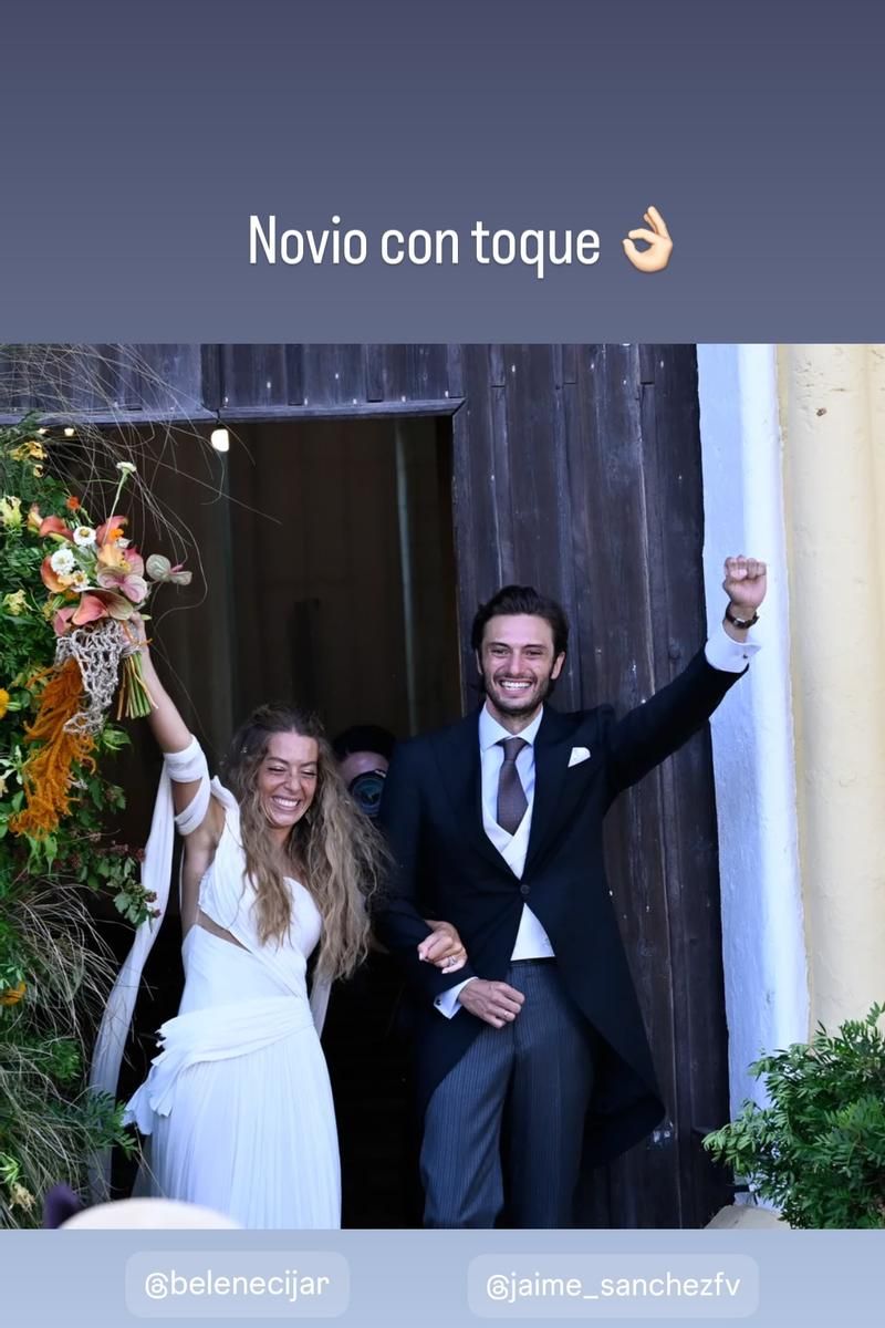 Los novios, a la salida