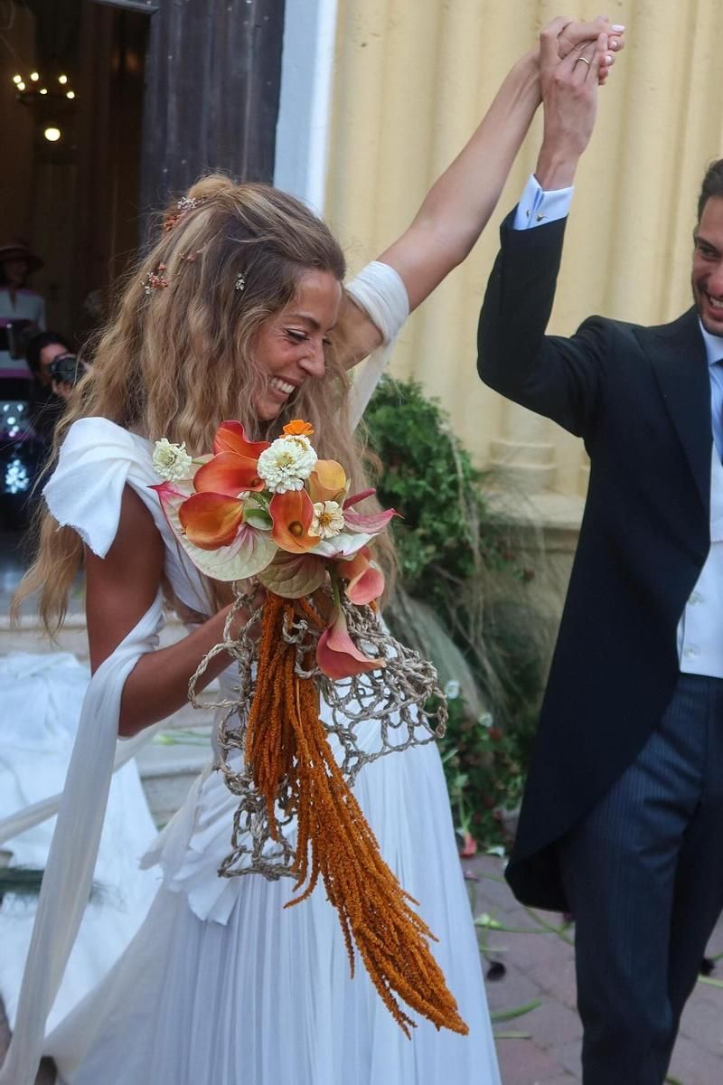 Los novios a la salida
