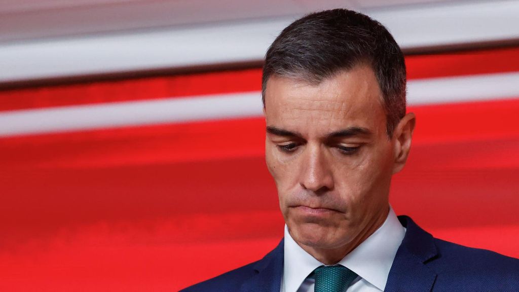 Pedro Sánchez pasa de las disculpas a los ataques a la oposición y anuncia medidas y cambios para combatir la corrupción