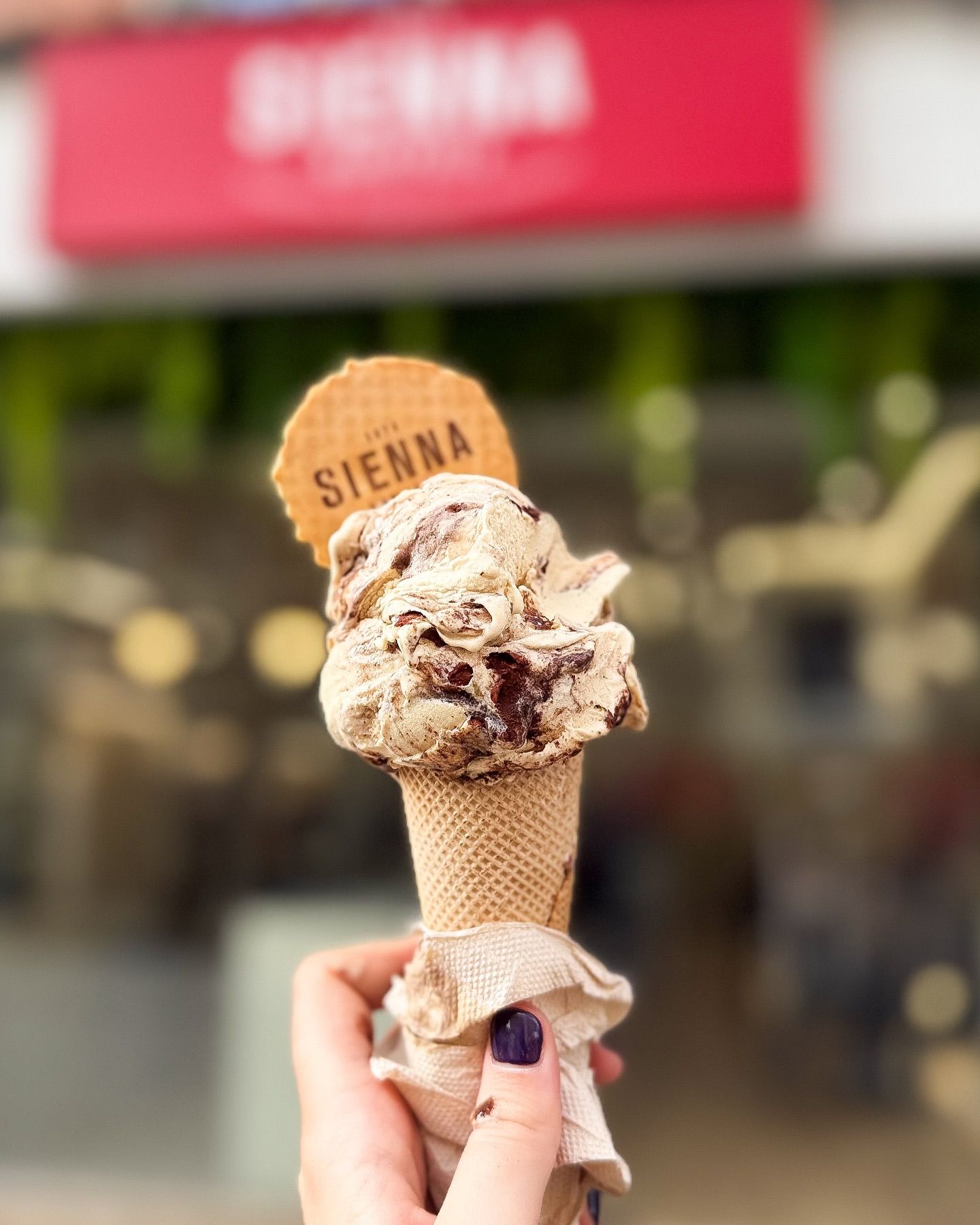 El calor se lleva mucho mejor con un helado 100% italiano en la mano