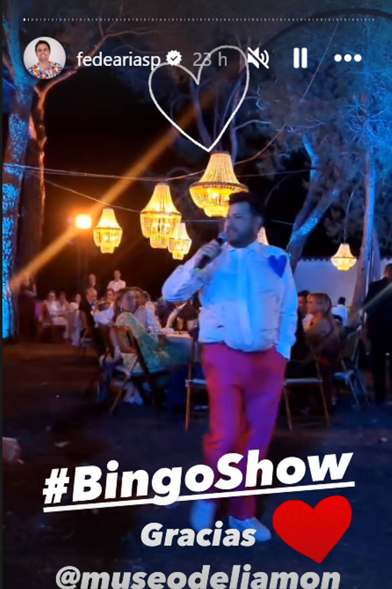Borja, dirigiéndose a sus invitados